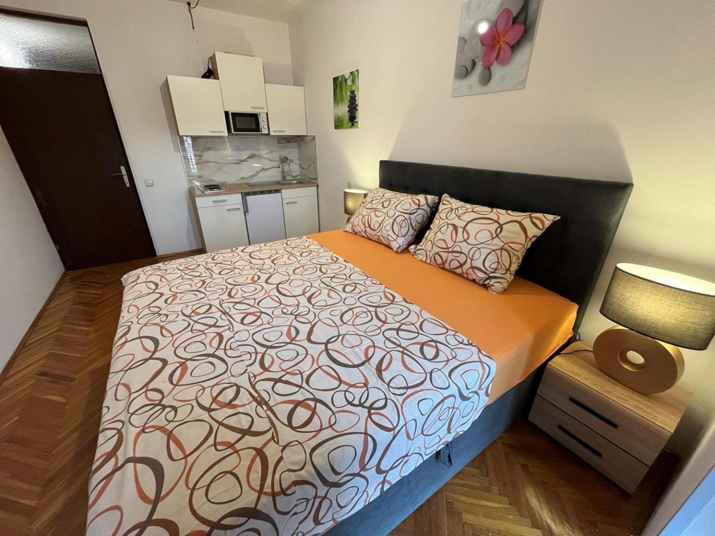 Apartments Jadranka 奥米沙利 外观 照片