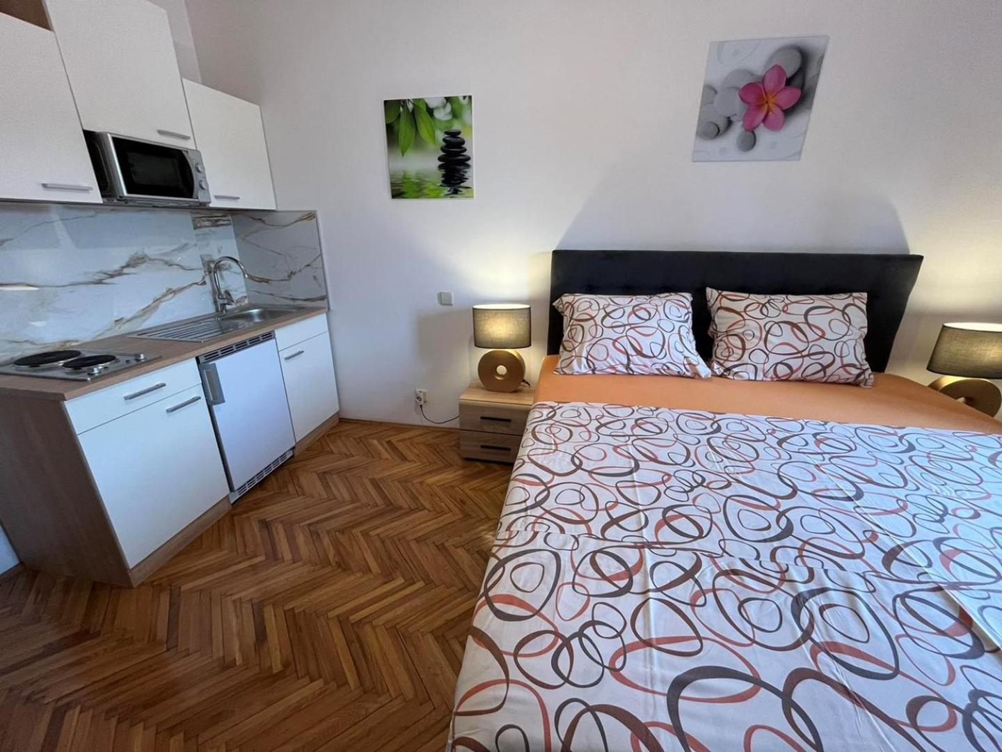 Apartments Jadranka 奥米沙利 外观 照片