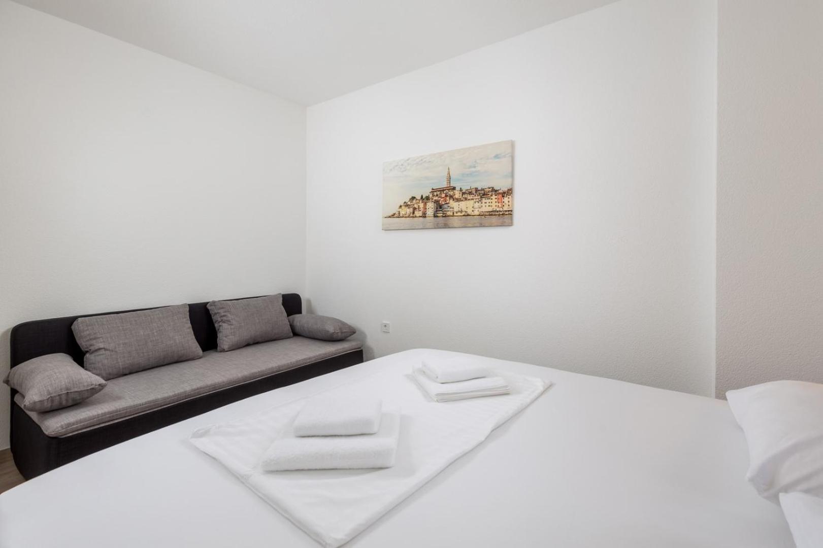 Apartments Jadranka 奥米沙利 外观 照片