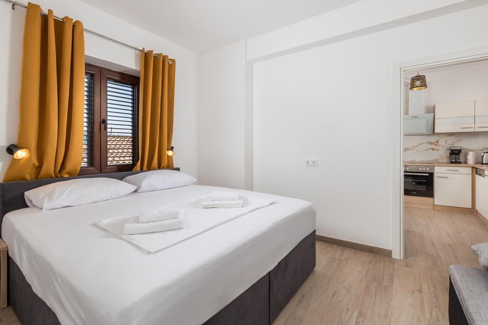 Apartments Jadranka 奥米沙利 外观 照片