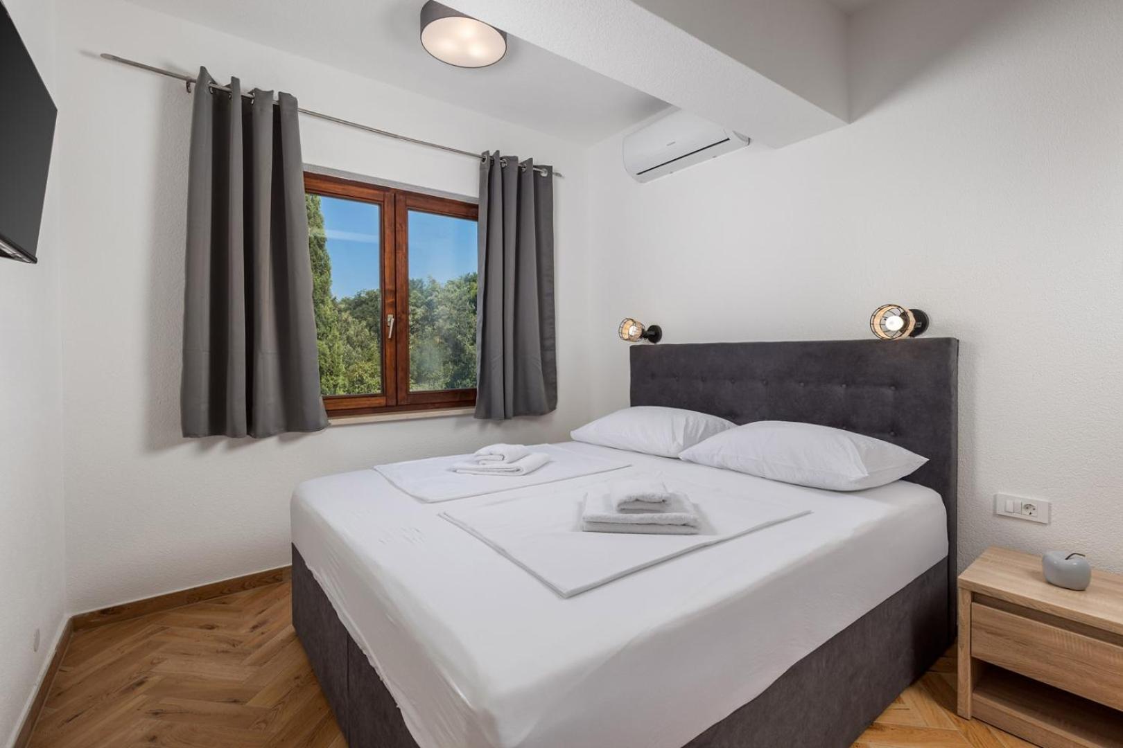 Apartments Jadranka 奥米沙利 外观 照片